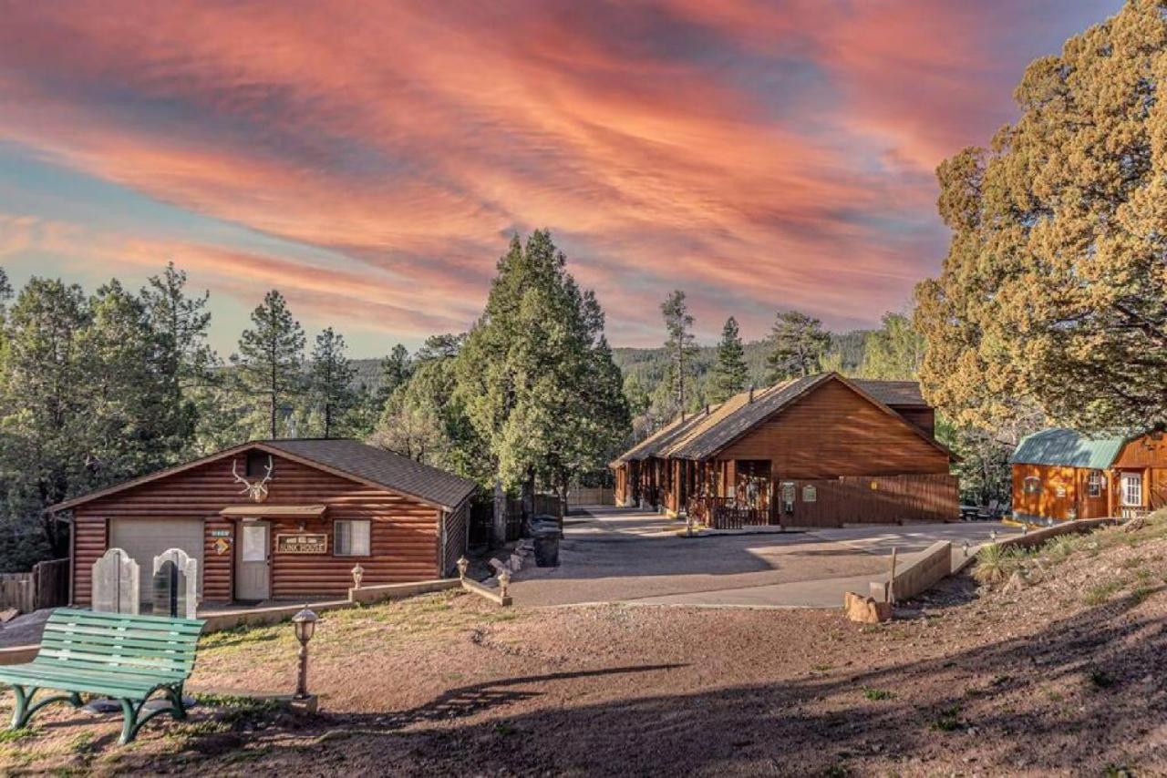 Cabin #3 Rainbow Trout - Pet Friendly- Sleeps 6 - Playground & Game Room 패이슨 외부 사진