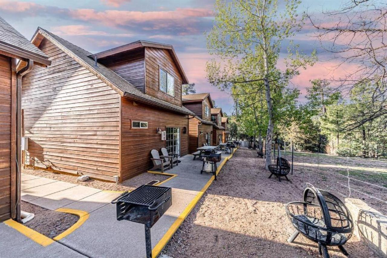 Cabin #3 Rainbow Trout - Pet Friendly- Sleeps 6 - Playground & Game Room 패이슨 외부 사진