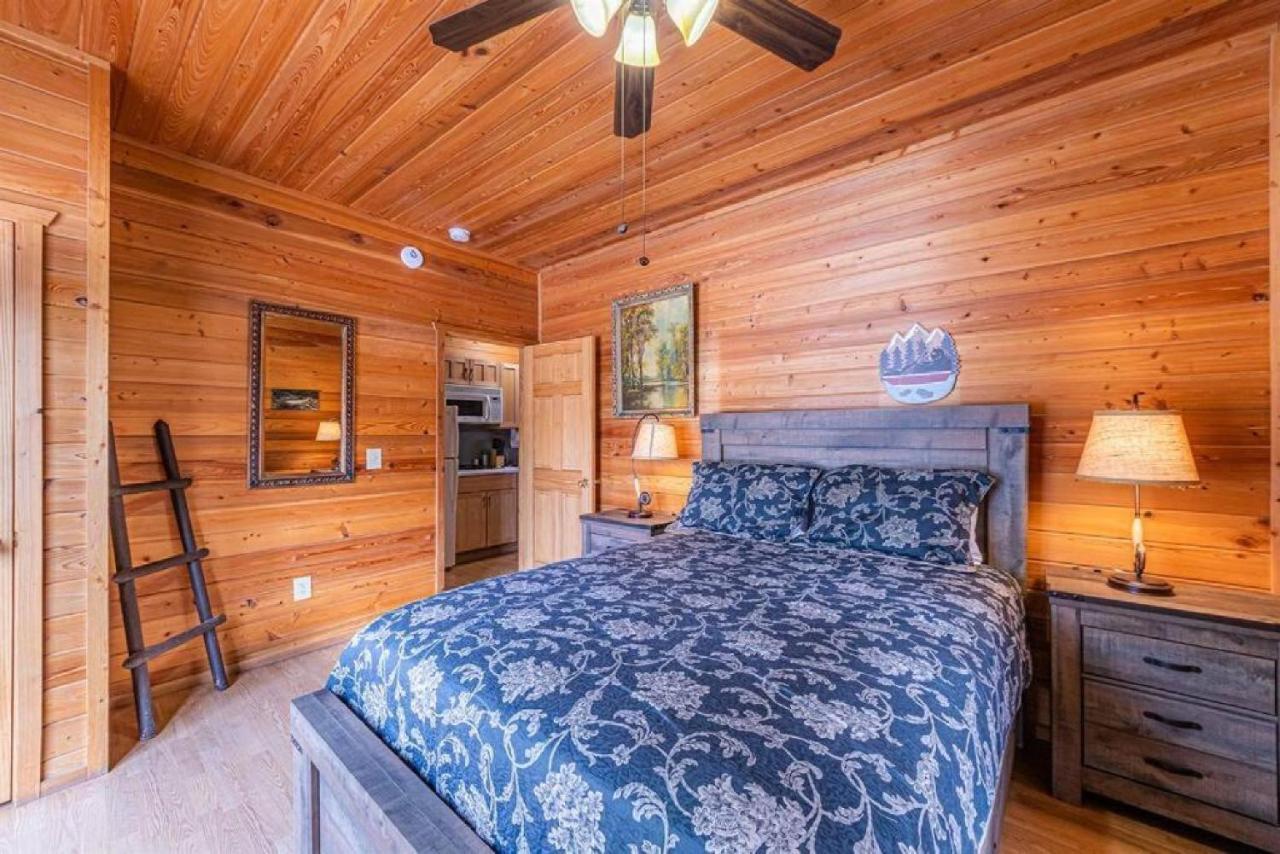 Cabin #3 Rainbow Trout - Pet Friendly- Sleeps 6 - Playground & Game Room 패이슨 외부 사진